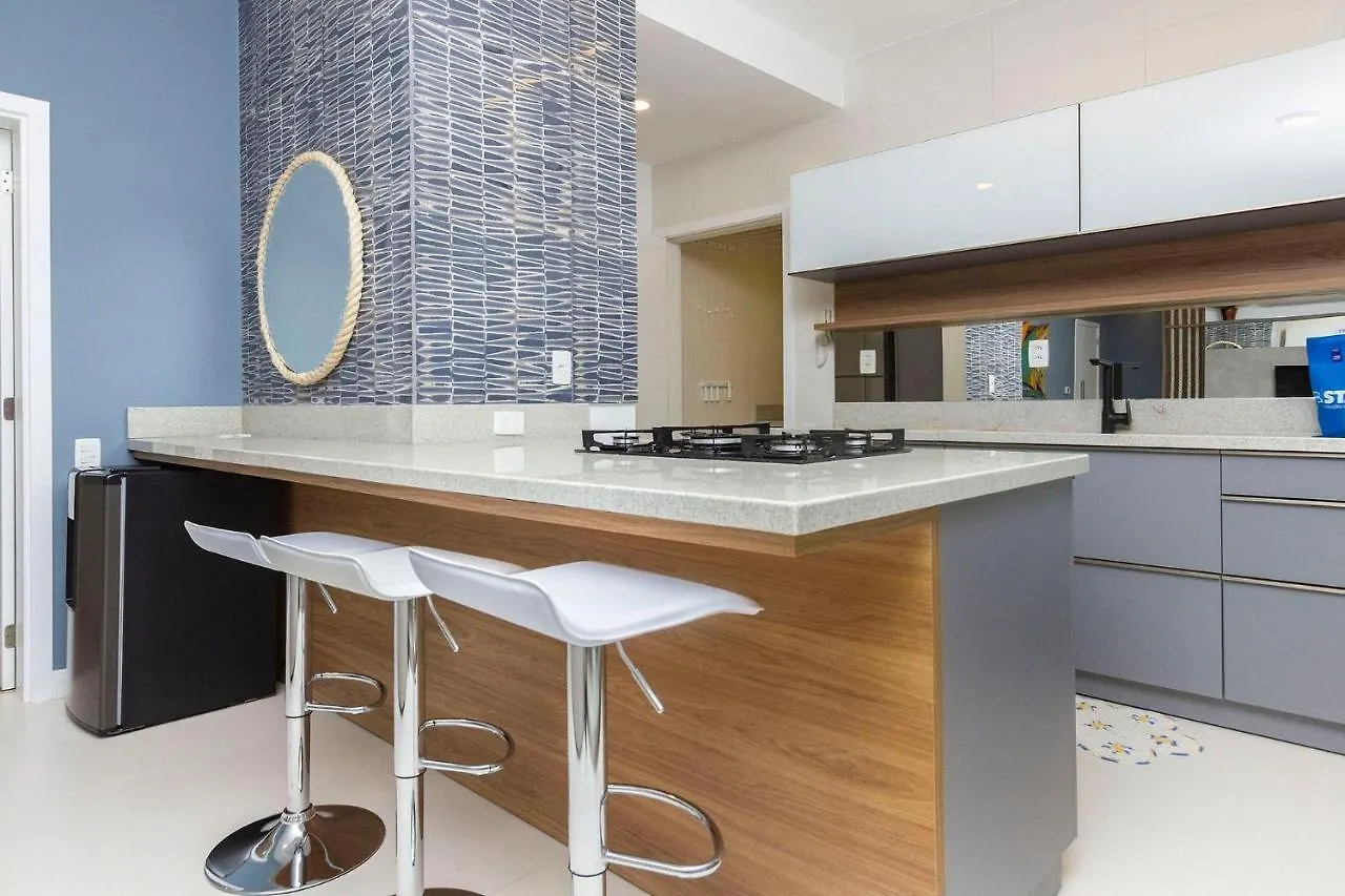 Apartamento Punta Blu 102-3 - Condomínio Luxuoso com vista para o mar - Piscina - Sauna - Jacuzzi - Quadra poliesportiva - Portaria 24hs Bombinhas Brasil