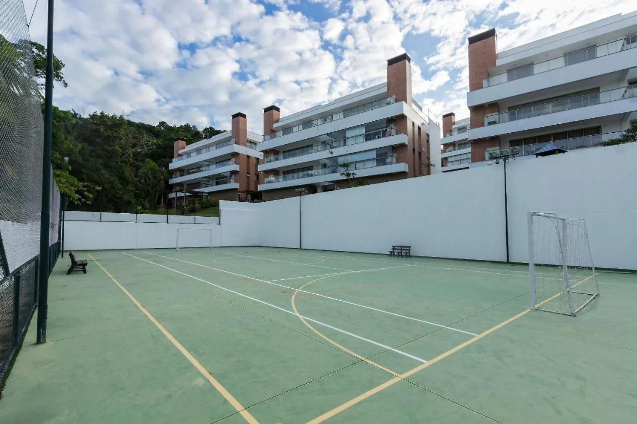 Apartamento Punta Blu 102-3 - Condomínio Luxuoso com vista para o mar - Piscina - Sauna - Jacuzzi - Quadra poliesportiva - Portaria 24hs Bombinhas Brasil