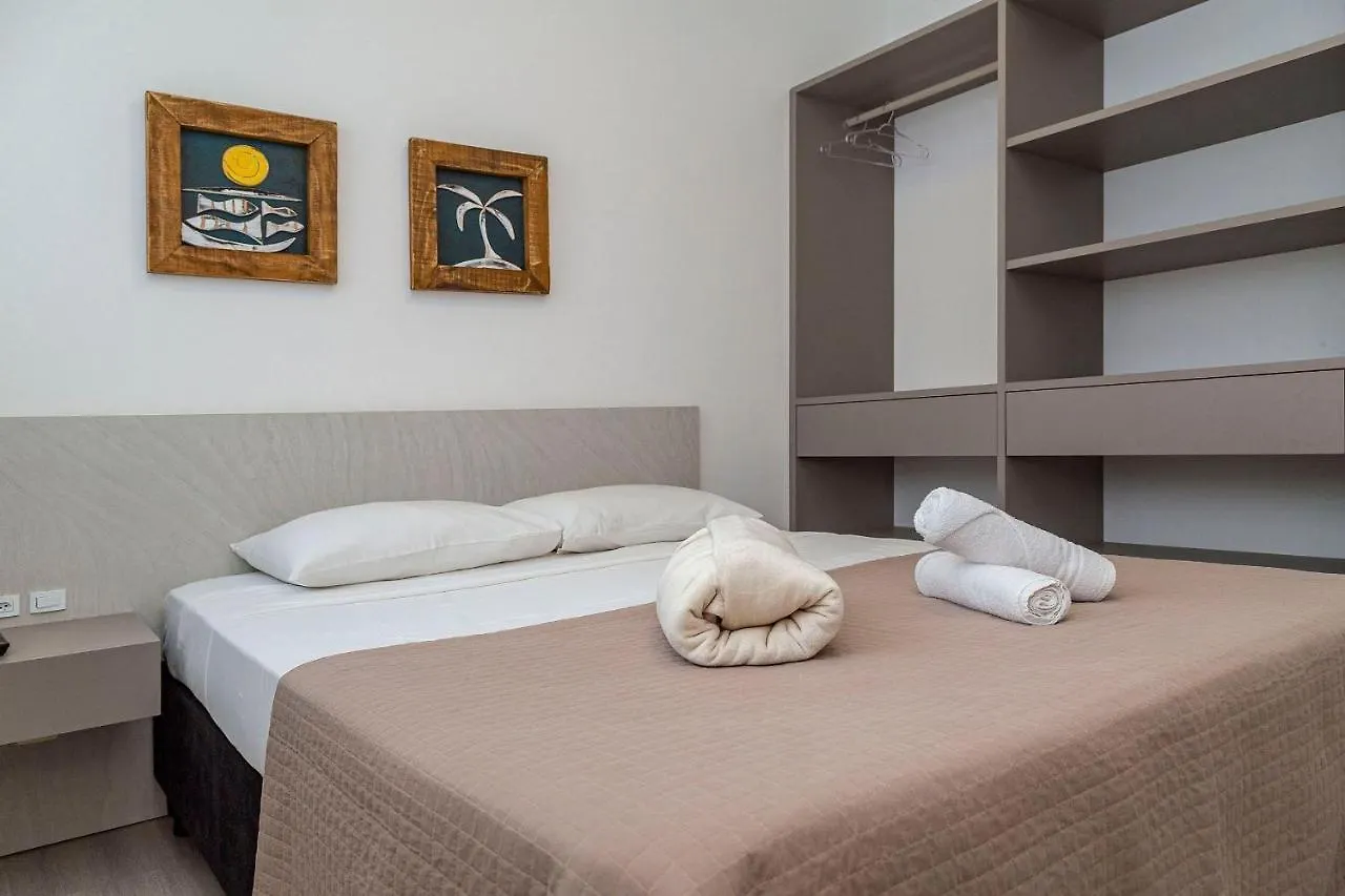 Apartamento Punta Blu 102-3 - Condomínio Luxuoso com vista para o mar - Piscina - Sauna - Jacuzzi - Quadra poliesportiva - Portaria 24hs Bombinhas
