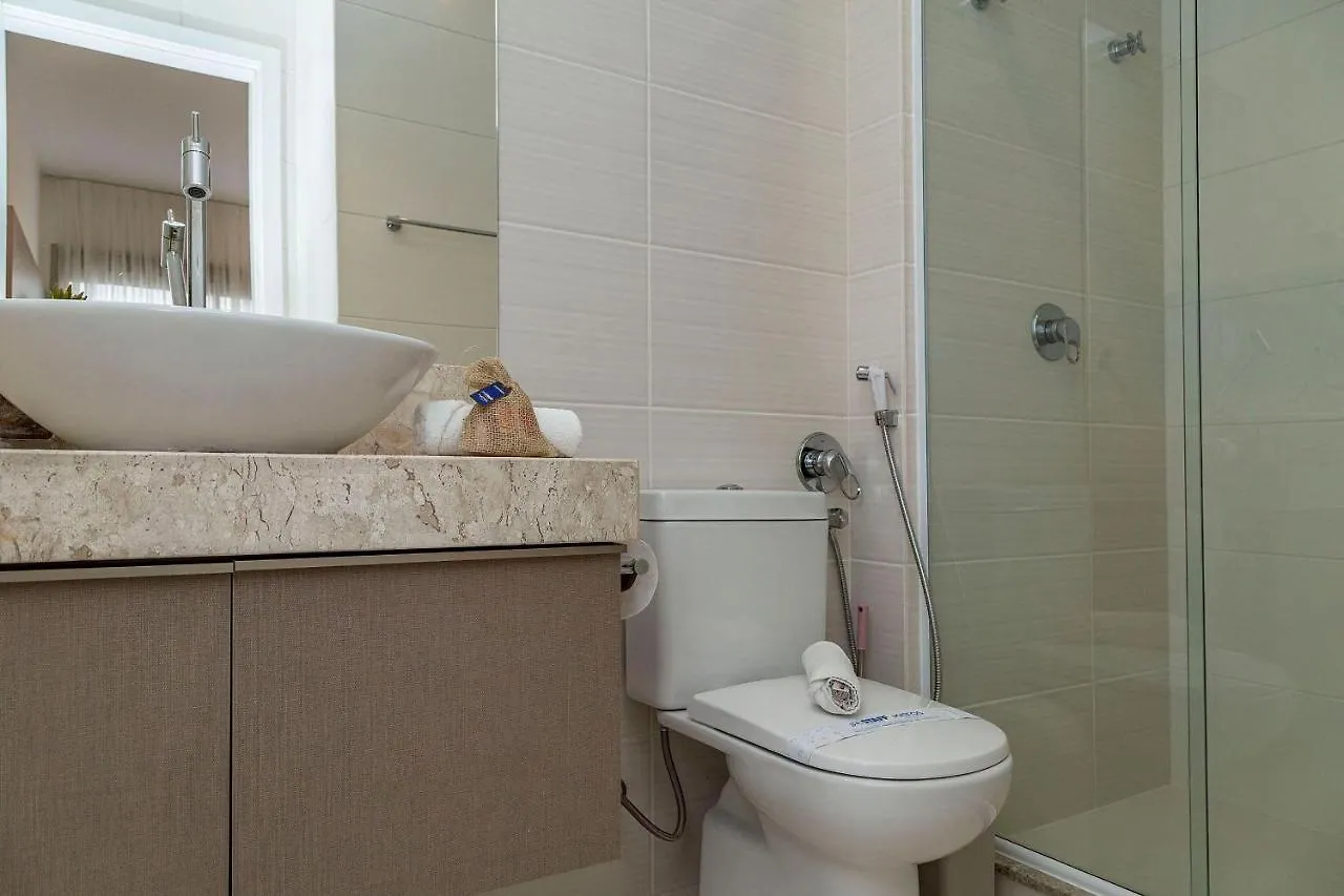 Apartamento Punta Blu 102-3 - Condomínio Luxuoso com vista para o mar - Piscina - Sauna - Jacuzzi - Quadra poliesportiva - Portaria 24hs Bombinhas