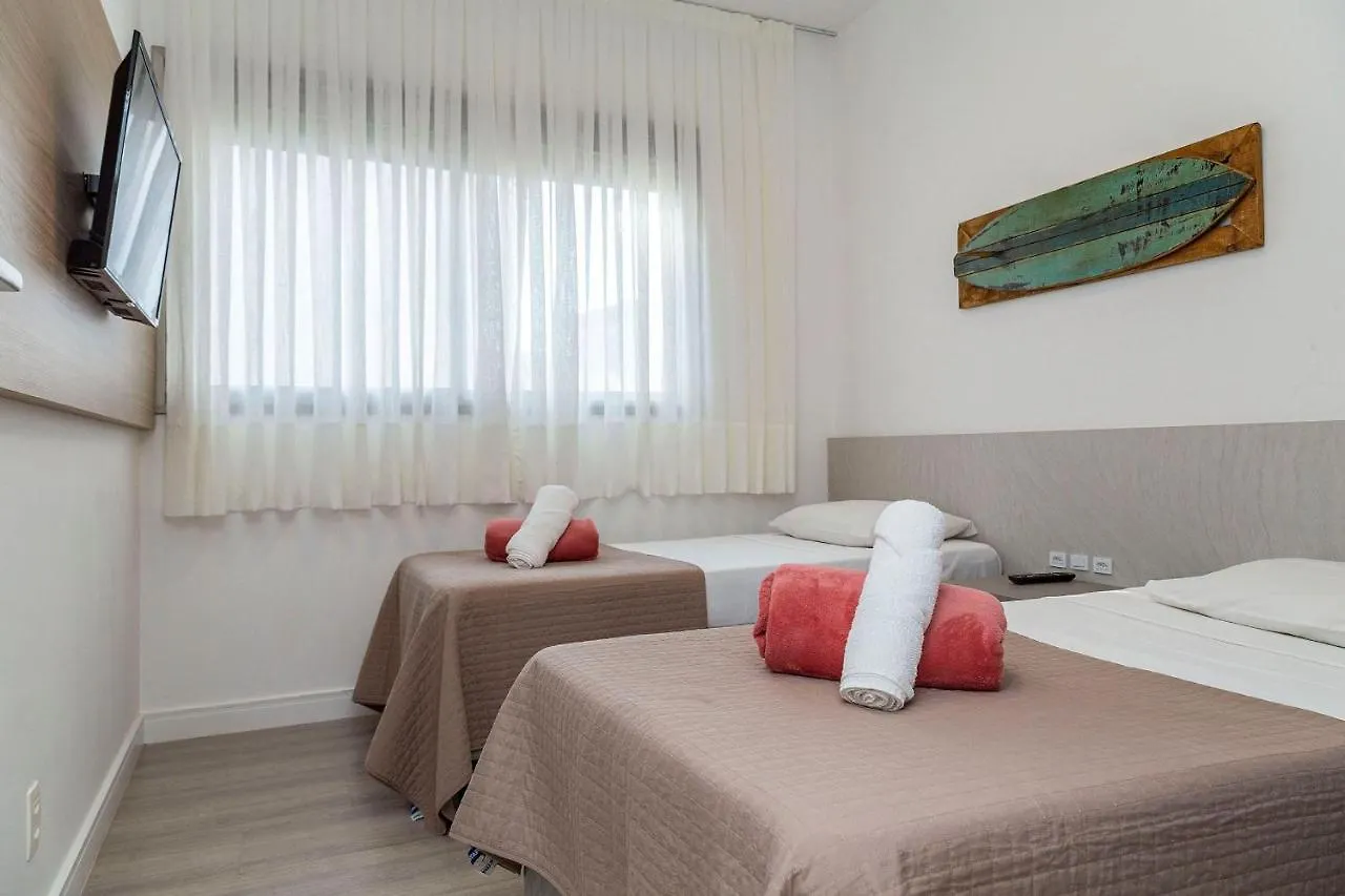 Apartamento Punta Blu 102-3 - Condomínio Luxuoso com vista para o mar - Piscina - Sauna - Jacuzzi - Quadra poliesportiva - Portaria 24hs Bombinhas